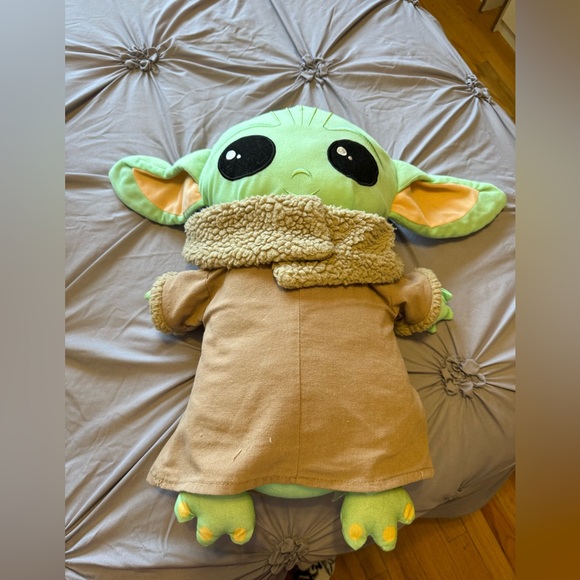 Disney Star Wars Baby Yoda Mandalorian The Child Pillow Plush 22” Tall  Clean - Picture 1 of 1